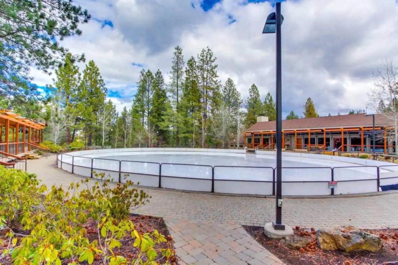 Seventh Mountain Resort Bend Exterior photo